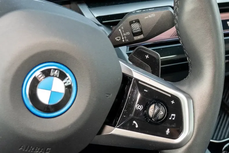 BMW 550 (Seria 5) din 2024 cu 14.932 km - oferta BMW237889 - foto 12