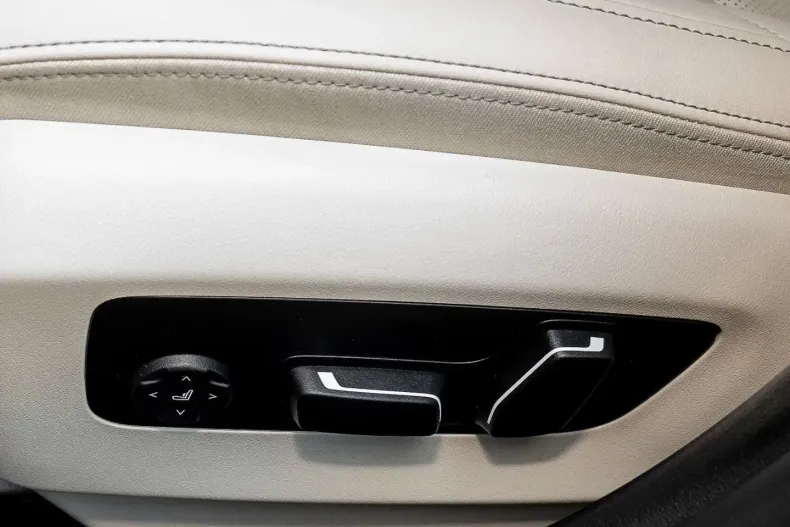 BMW 550 (Seria 5) din 2024 cu 14.932 km - oferta BMW237889 - foto 13