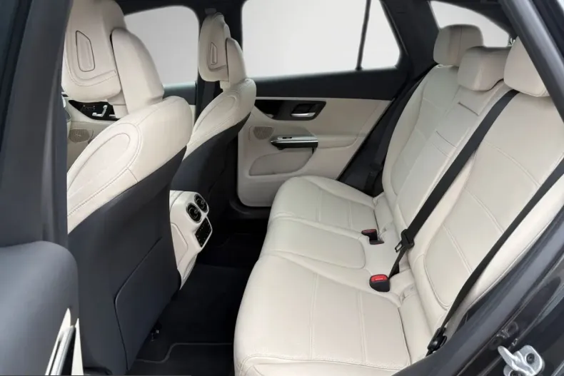 Mercedes-Benz GLC 300 (Clasa GLC) din 2025 cu 19.168 km - oferta MER237892 - foto 16