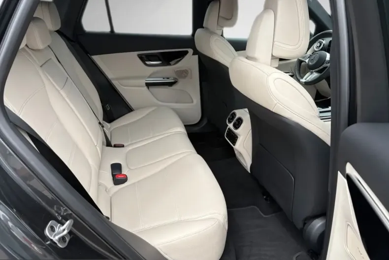 Mercedes-Benz GLC 300 (Clasa GLC) din 2025 cu 19.168 km - oferta MER237892 - foto 23
