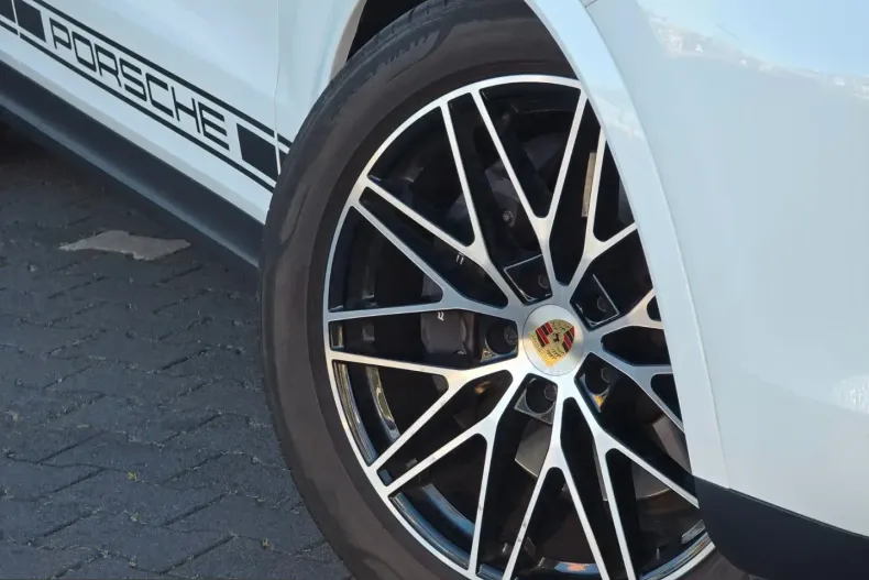 Porsche Cayenne din 2023 cu 18.212 km - oferta POR237895 - foto 4