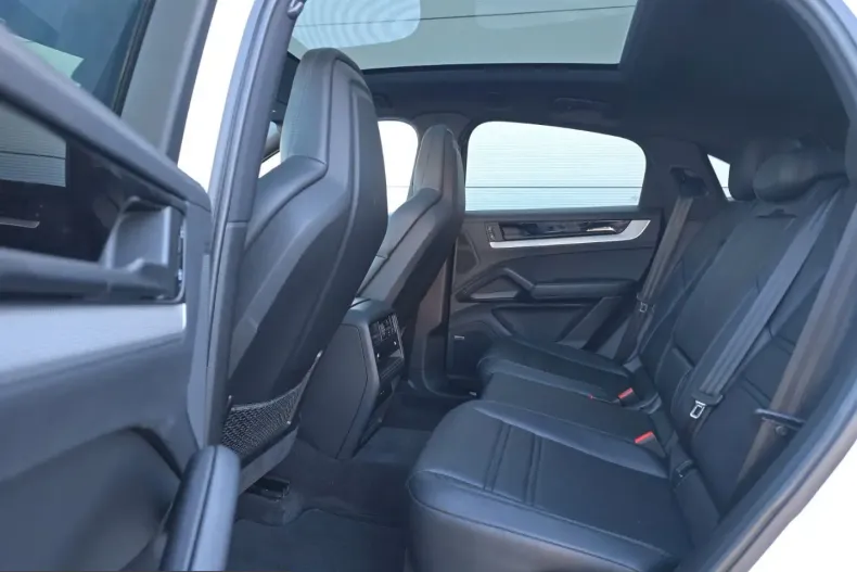 Porsche Cayenne din 2023 cu 18.212 km - oferta POR237895 - foto 25