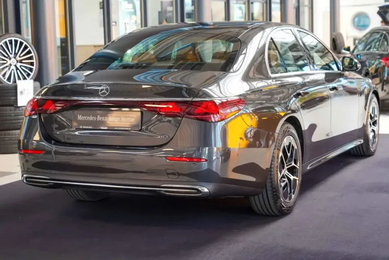 Mercedes-Benz E 220 (Clasa E) din 2025 cu 14.220 km - oferta MER237898 - foto 4
