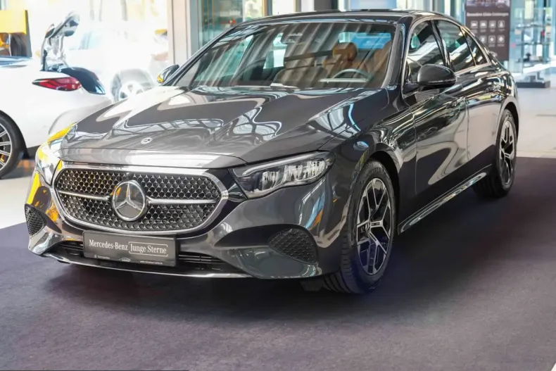 Mercedes-Benz E 220 (Clasa E) din 2025 cu 14.220 km - oferta MER237898 - foto 7