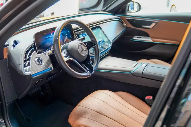 Mercedes-Benz E 220 (Clasa E) din 2025 cu 14.220 km - oferta MER237898 - foto 13