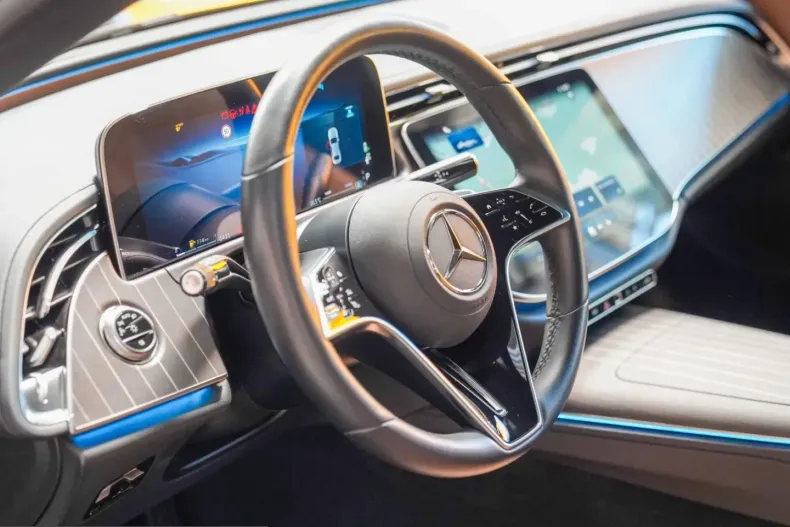 Mercedes-Benz E 220 (Clasa E) din 2025 cu 14.220 km - oferta MER237898 - foto 14