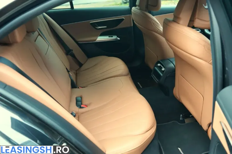 Mercedes-Benz E 220 (Clasa E) din 2024 cu 19.877 km - oferta MER237899 - foto 9