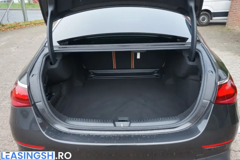Mercedes-Benz E 220 (Clasa E) din 2024 cu 19.877 km - oferta MER237899 - foto 11