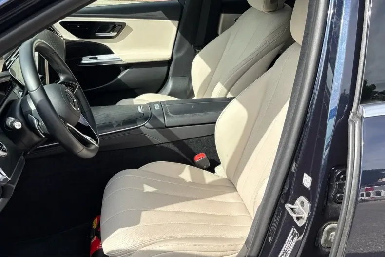 Mercedes-Benz E 300 (Clasa E) din 2024 cu 47.325 km - oferta MER237902 - foto 9