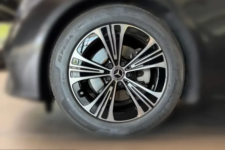 Mercedes-Benz E 220 (Clasa E) din 2025 cu 19.997 km - oferta MER237905 - foto 8