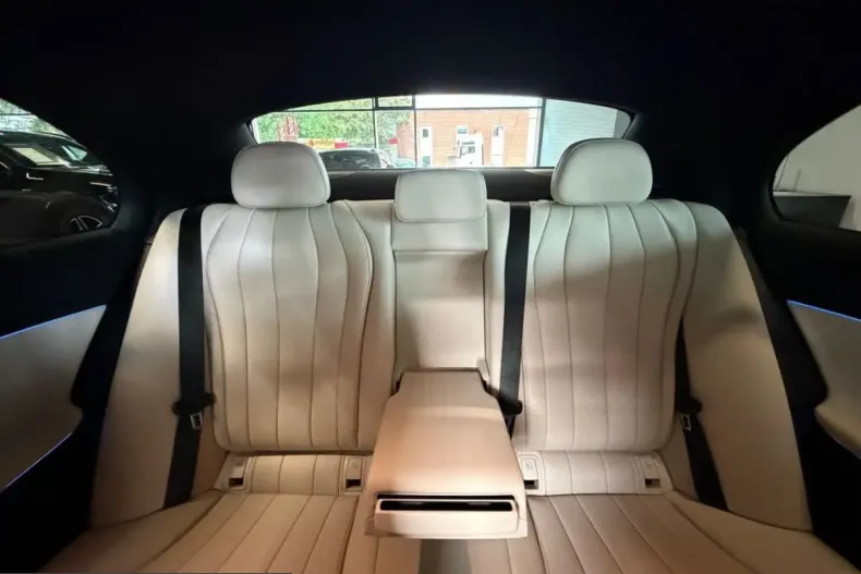Mercedes-Benz E 220 (Clasa E) din 2025 cu 19.997 km - oferta MER237905 - foto 21