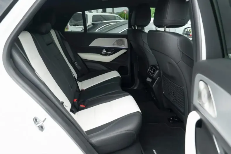 Mercedes-Benz GLE 300 (Clasa GLE) din 2025 cu 31.450 km - oferta MER237911 - foto 11