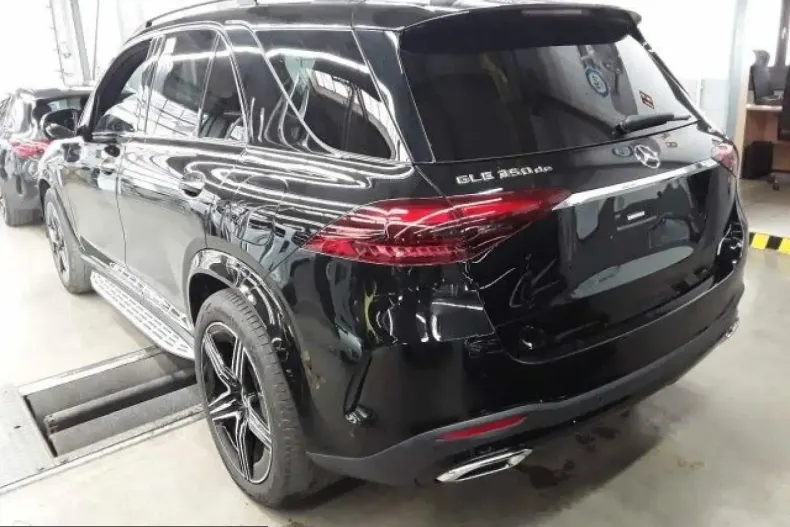 Mercedes-Benz GLE 350 (Clasa GLE) din 2025 cu 6.650 km - oferta MER237927 - foto 4