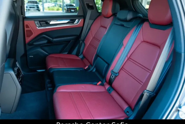 Porsche Cayenne din 2025 cu 18.500 km - oferta POR237931 - foto 28