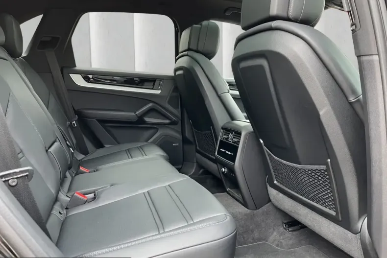 Porsche Cayenne din 2024 cu 29.500 km - oferta POR237932 - foto 18