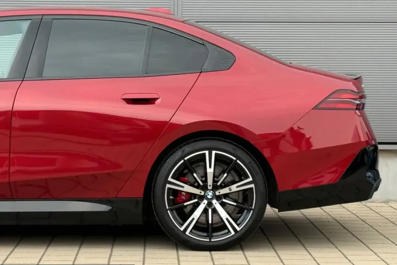 BMW 550 (Seria 5) din 2025 cu 12.309 km - oferta BMW237941 - foto 6