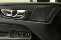 Volvo XC60 din 2021 cu 81.450 km - oferta VOL237968 - foto 23