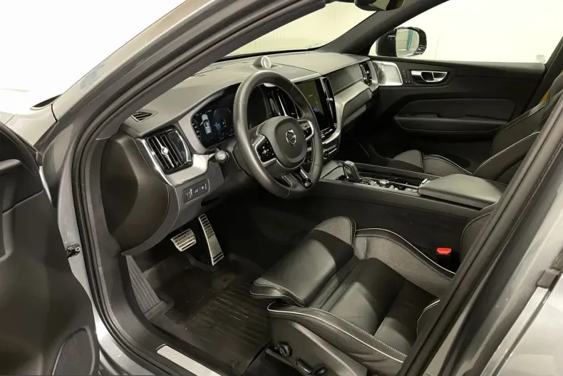 Volvo XC60 din 2021 cu 102.890 km - oferta VOL237969 - foto 5