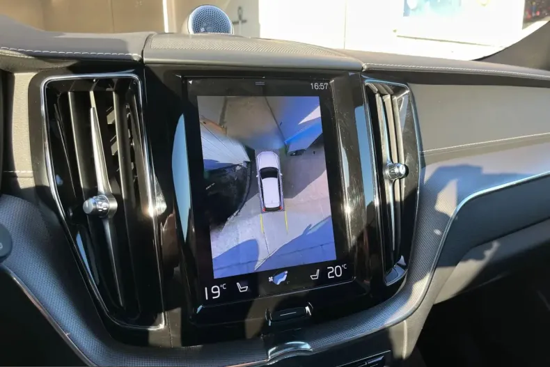 Volvo XC60 din 2021 cu 102.890 km - oferta VOL237969 - foto 14