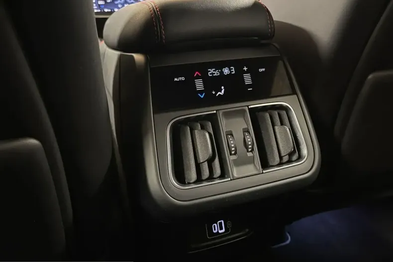Maserati Grecale din 2023 cu 70.742 km - oferta MAS237970 - foto 27