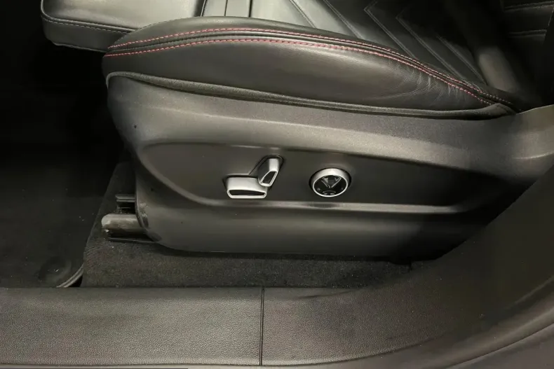 Maserati Grecale din 2023 cu 70.742 km - oferta MAS237970 - foto 29