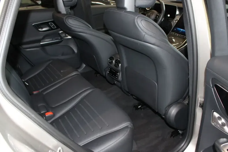 Mercedes-Benz GLC 200 (Clasa GLC) din 2023 cu 16.837 km - oferta MER237971 - foto 12
