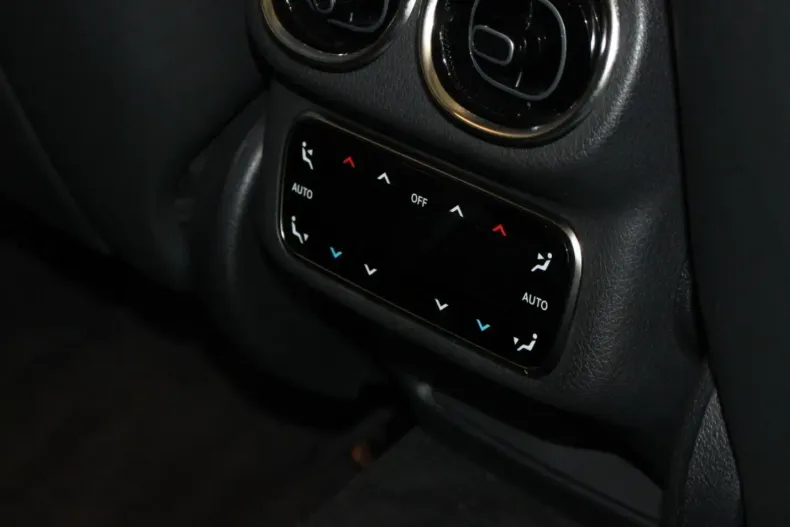 Mercedes-Benz GLC 200 (Clasa GLC) din 2023 cu 16.837 km - oferta MER237971 - foto 13