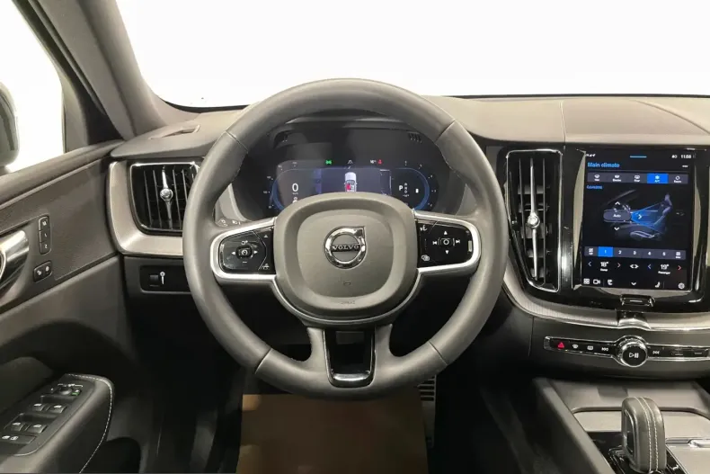 Volvo XC60 din 2022 cu 44.621 km - oferta VOL237972 - foto 6