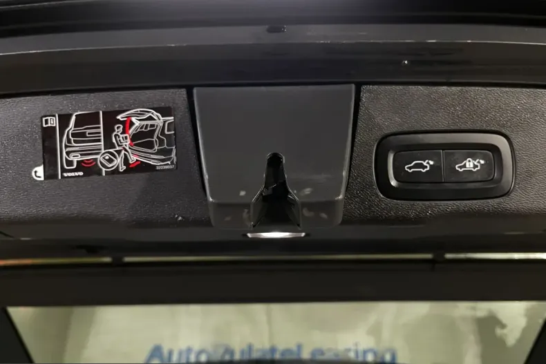 Volvo XC60 din 2022 cu 44.621 km - oferta VOL237972 - foto 22