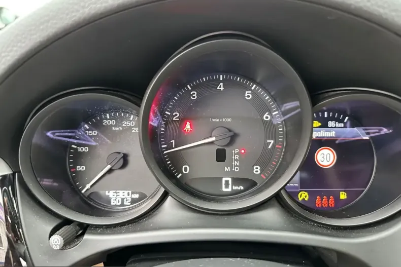 Porsche Macan din 2023 cu 45.950 km - oferta POR237984 - foto 18