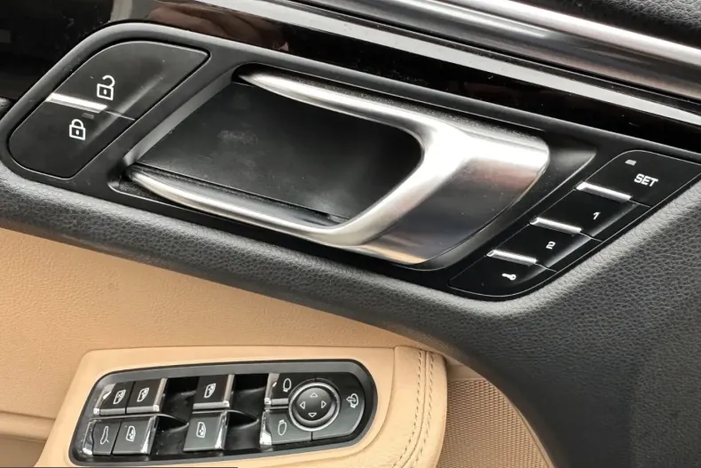 Porsche Macan din 2023 cu 45.950 km - oferta POR237984 - foto 20