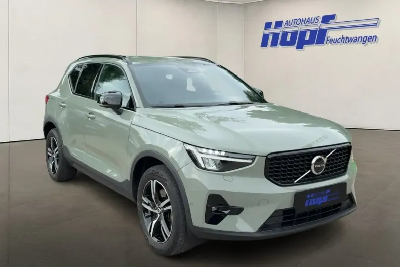 Volvo XC40 din 2023 cu 49.104 km - oferta VOL238012 - foto 1
