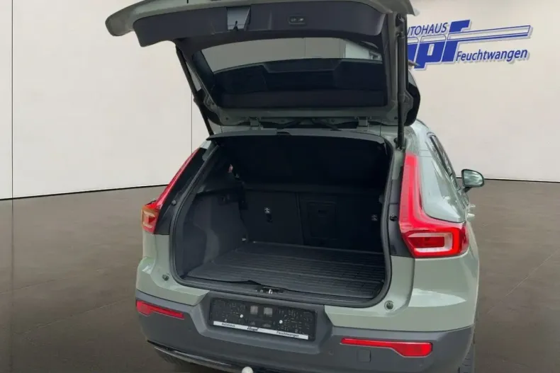 Volvo XC40 din 2023 cu 49.104 km - oferta VOL238012 - foto 5