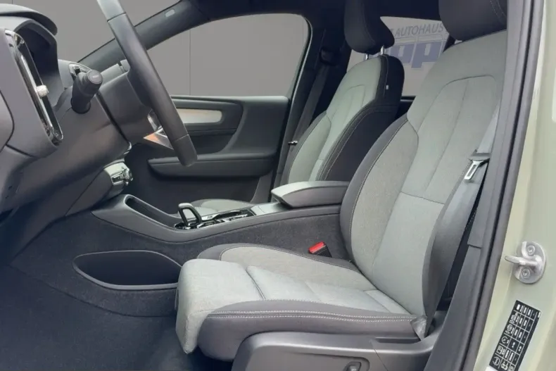 Volvo XC40 din 2023 cu 49.104 km - oferta VOL238012 - foto 6