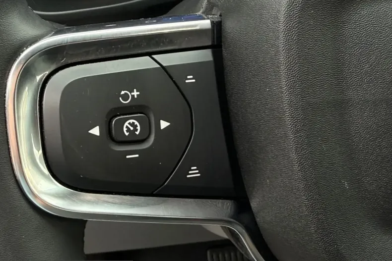 Volvo XC40 din 2023 cu 49.104 km - oferta VOL238012 - foto 11