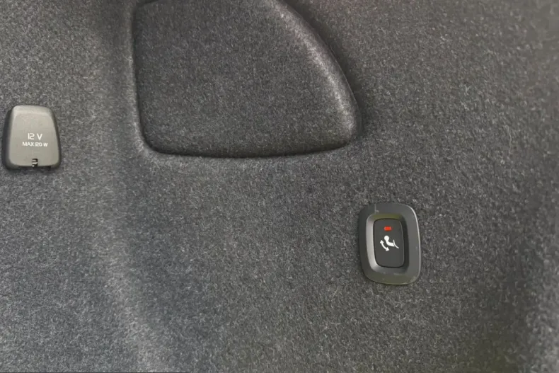 Volvo XC40 din 2023 cu 49.104 km - oferta VOL238012 - foto 28