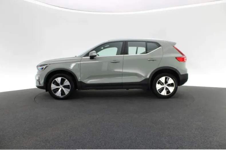 Volvo XC40 din 2022 cu 28.587 km - oferta VOL238016 - foto 2