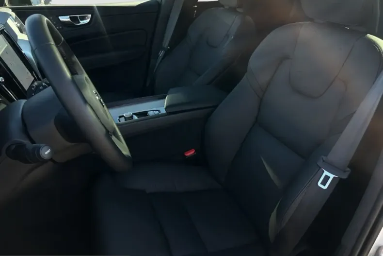 Volvo XC60 din 2024 cu 29.900 km - oferta VOL238017 - foto 13