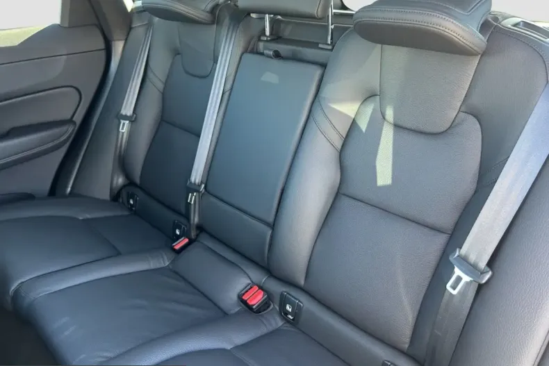 Volvo XC60 din 2024 cu 29.900 km - oferta VOL238017 - foto 14