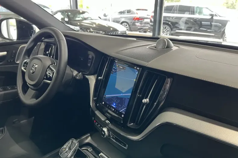 Volvo XC60 din 2024 cu 21.157 km - oferta VOL238023 - foto 11