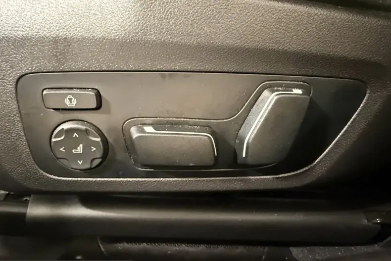 BMW M340i (Seria 3) din 2025 cu 13.900 km - oferta BMW238034 - foto 18