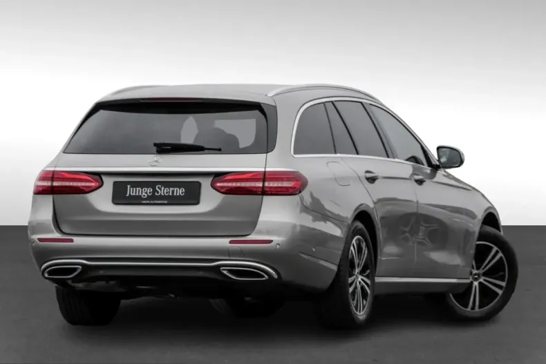 Mercedes-Benz E 220 (Clasa E) din 2022 cu 79.664 km - oferta MER238037 - foto 3