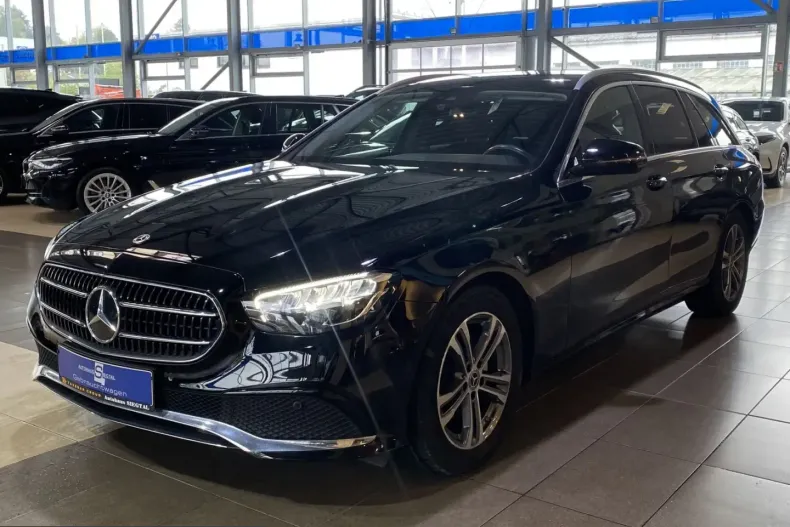 Mercedes-Benz E 220 (Clasa E) din 2022 cu 82.488 km - oferta MER238039 - foto 3