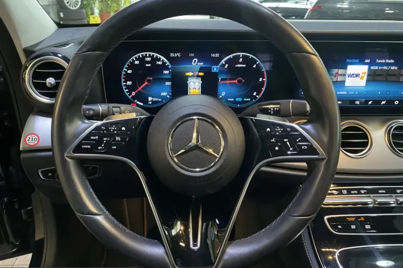 Mercedes-Benz E 220 (Clasa E) din 2022 cu 82.488 km - oferta MER238039 - foto 14