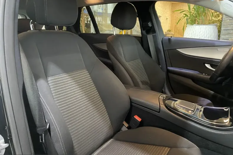 Mercedes-Benz E 220 (Clasa E) din 2022 cu 82.488 km - oferta MER238039 - foto 18