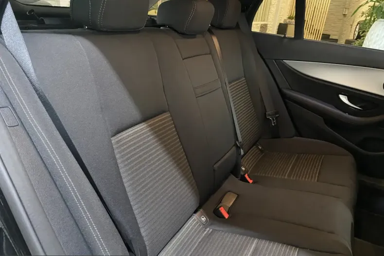 Mercedes-Benz E 220 (Clasa E) din 2022 cu 82.488 km - oferta MER238039 - foto 21