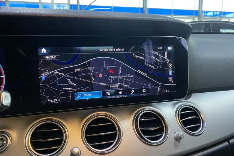 Mercedes-Benz E 220 (Clasa E) din 2022 cu 82.488 km - oferta MER238039 - foto 23