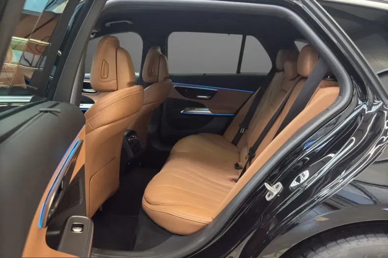 Mercedes-Benz E 220 (Clasa E) din 2024 cu 24.100 km - oferta MER238040 - foto 8