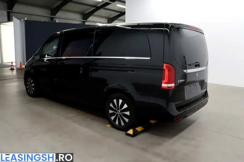 Mercedes-Benz V 300 (Clasa V) din 2023 cu 45.356 km - oferta MER238054 - foto 4