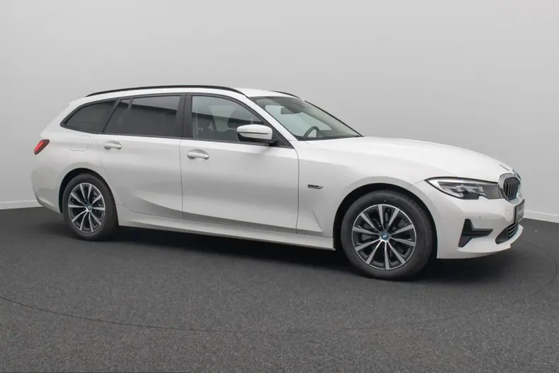BMW 320 (Seria 3) din 2022 cu 44.834 km - oferta BMW238055 - foto 4